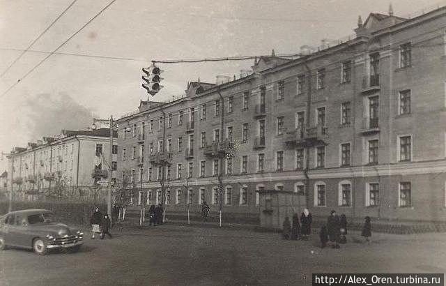 Дом на углу Паркового и ул.Орлова уже построили.Фото 1950-х из интернета. Оренбург, Россия
