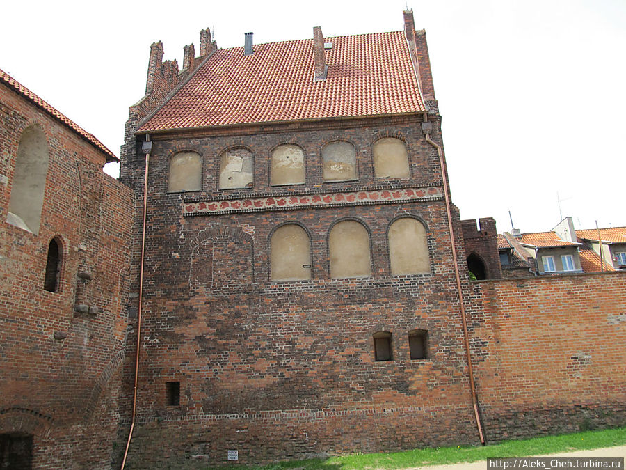 Лучше всего сохранилась часть замка, с санитарной башней Gdanisko, возведенной в начале XIV века, расположенной над потоком реки Торунь. Также неплохо сохранились средневековые стены с арками, зубчатыми стенами и стрельнями, которые были расположены за пределами восточной стены замка, рядом с зданием бывшей замковой мельницы, и широкий ров с восточной стороны, ранее использовались как пруд с рыбами.  Очень хорошо сохранились подвалы главного замка, в котором до недавнего времени размещался Музей истории замка.