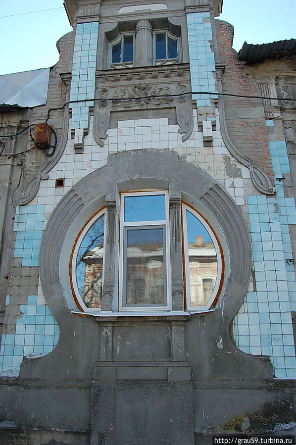 Первомайская ,59. Улыбающееся окно