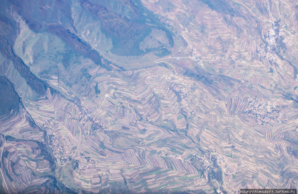Пролетая над Великой Желтой рекой Ланьчжоу, Китай