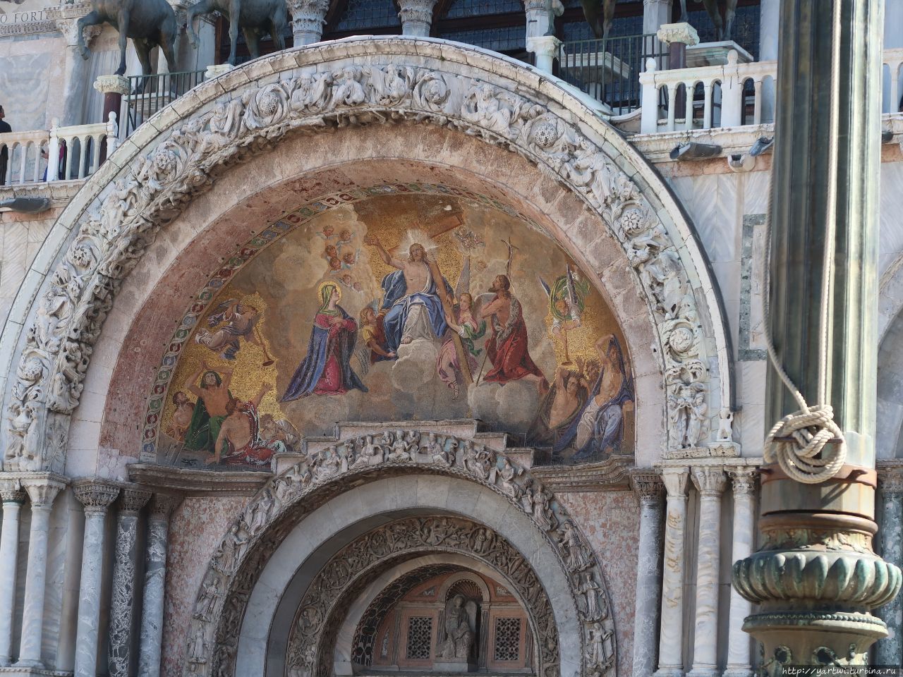Мозаика одной из арок портала Собора «Явление Христа Судии» Венеция, Италия