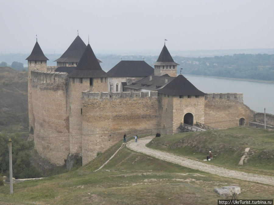 Великолепный образец средневекового оборонного зодчества Хотин, Украина
