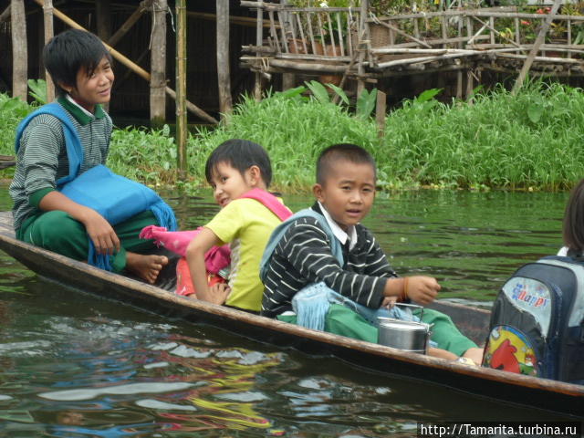 Озеро Инле и подставные падаунги Озеро Инле, Мьянма