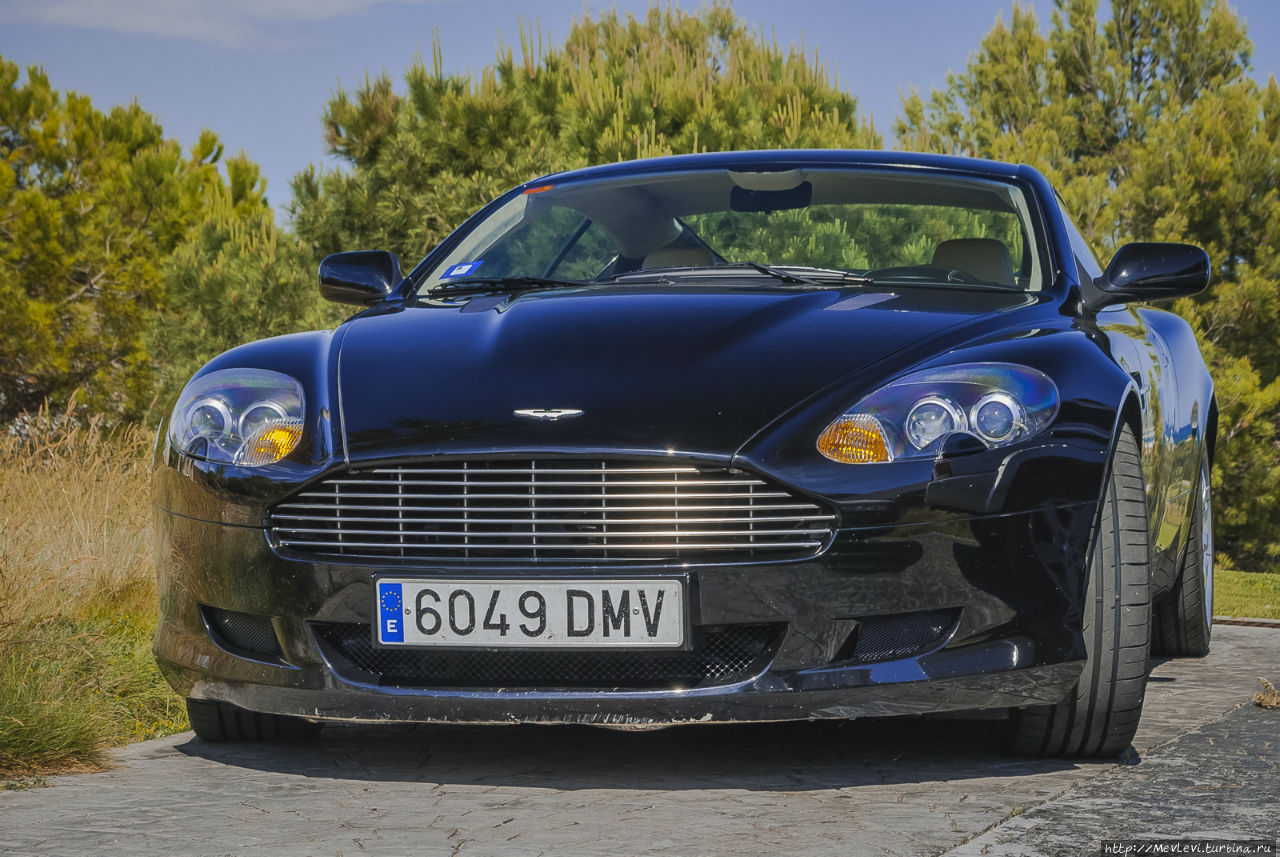 В мае на море Ситжес, Испания