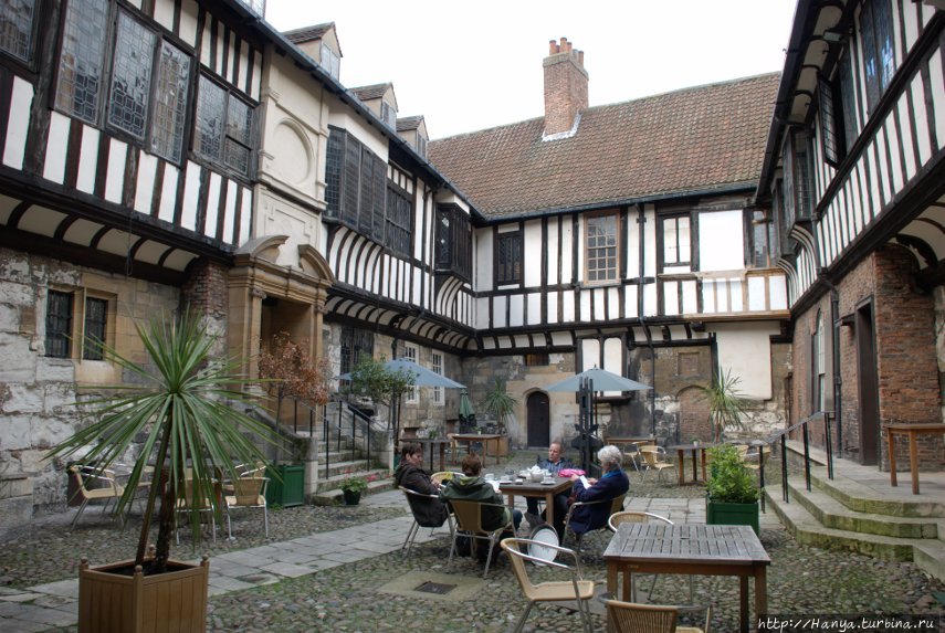 Колледж Святого Уильяма / Saint William’s College