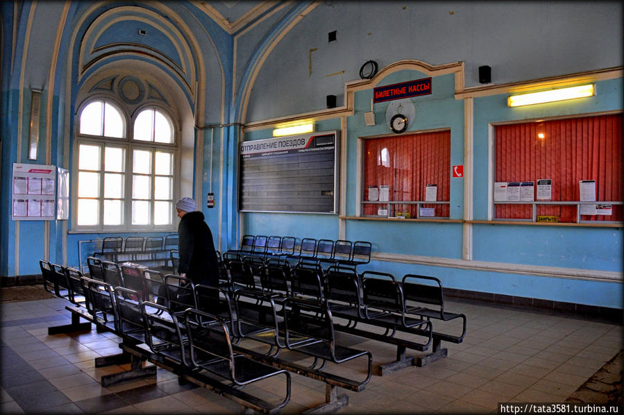 Внутренний интерьер зала ожидания Малая Вишера, Россия