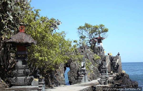 Храм Пура Бату Балонг. Фото из интернета Табанан, Индонезия