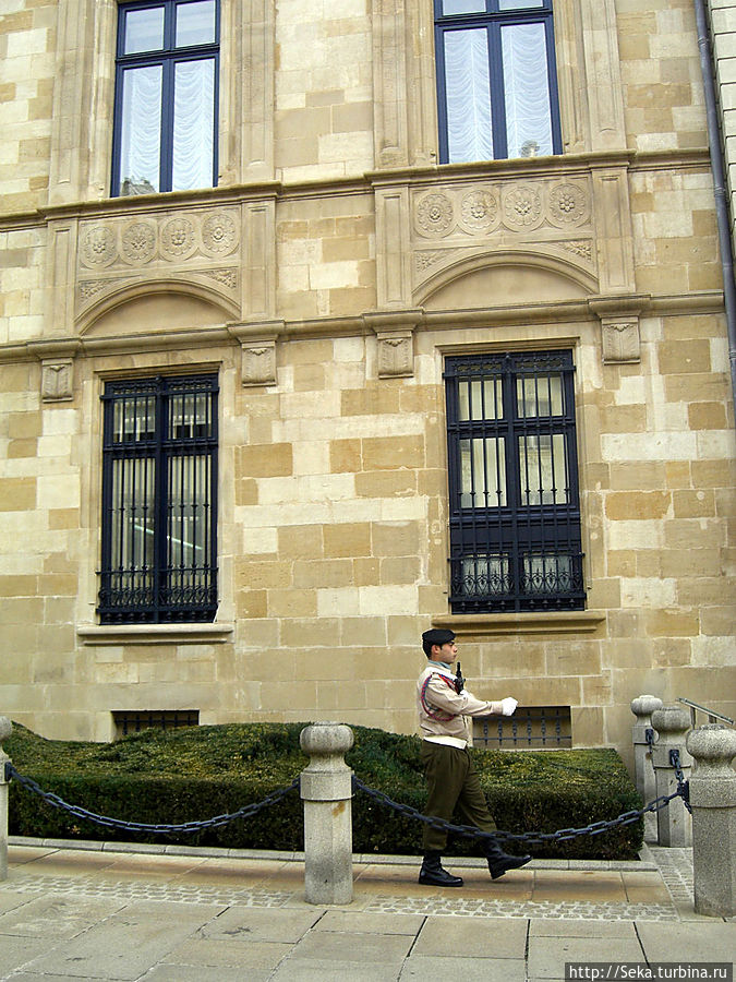 Охрана Дворца великих герцогов Люксембург, Люксембург