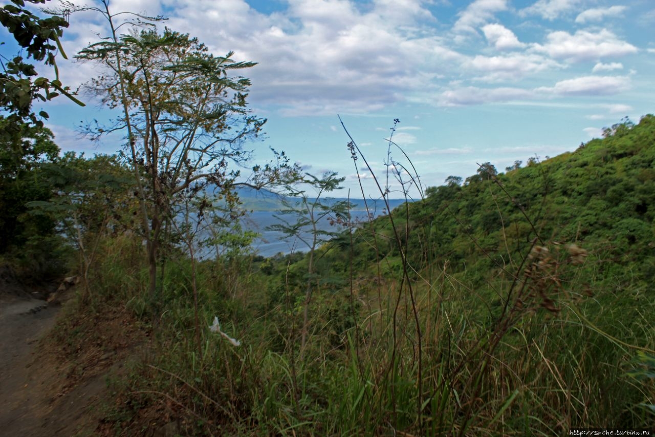 Тропа на вулкан Тааль Вулканический остров Тааль, Филиппины