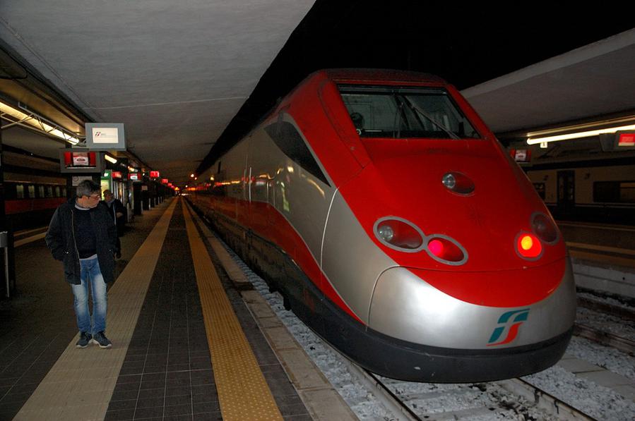 Скоростной поезд Frecciarossa Флоренция, Италия