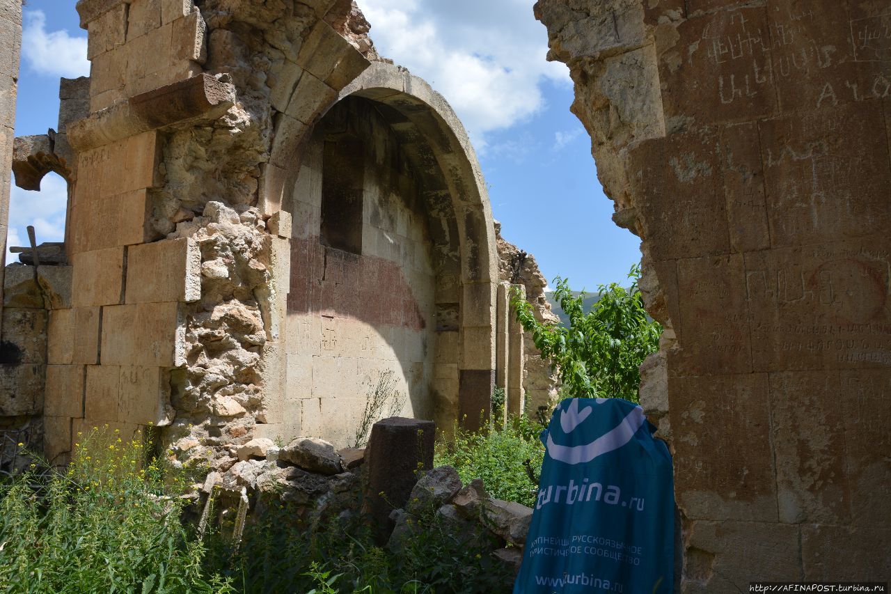Монастырь Святого Карапета. Букет Армении - цветы и змеи Арарат, Армения