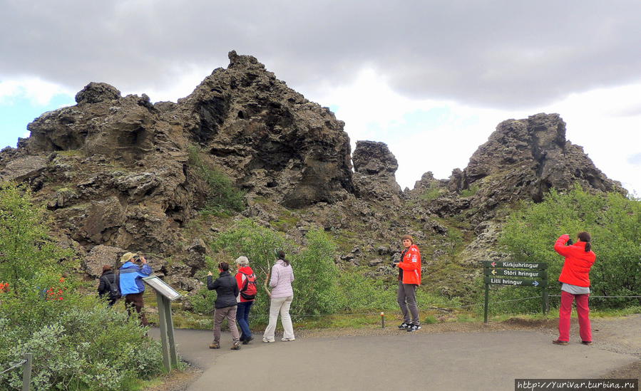 По территории лавового комплекса Димуборгум можно бродить часами Озеро Миватн, Исландия