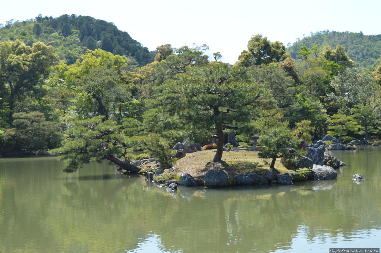 Кинкаку-дзи (Рокуон-дзи, Золотой павильон) Киото, Япония Кинкаку-дзи (Рокуон-дзи, Золотой павильон) Киото, Япония