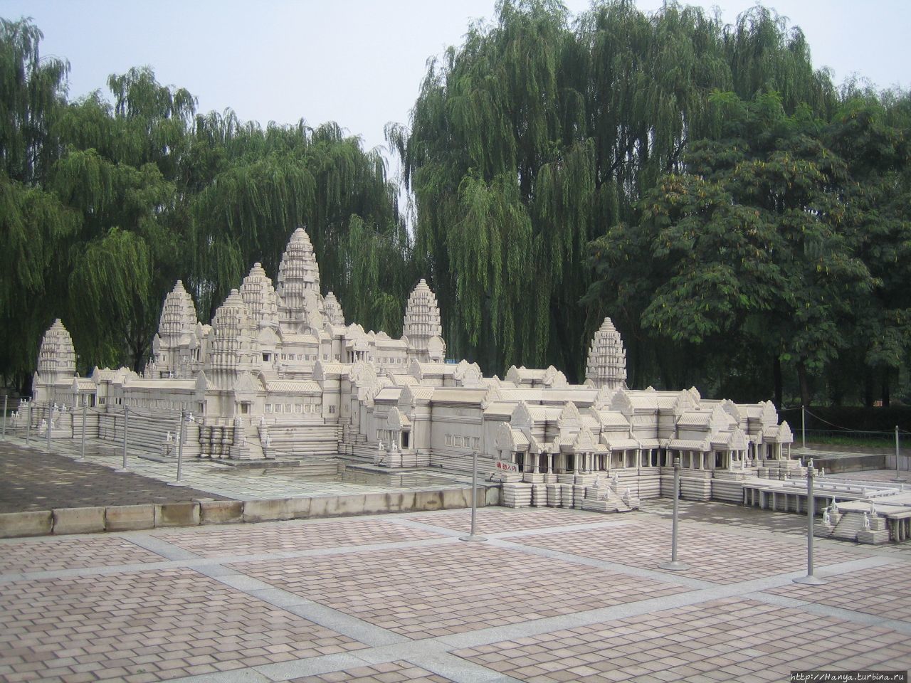 Пекин. Парк Миниатюр.Камбоджа. Храм Ангкор Ват Пекин, Китай