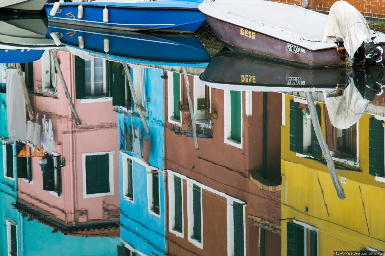 Яркие краски острова Бурано Остров Бурано, Италия