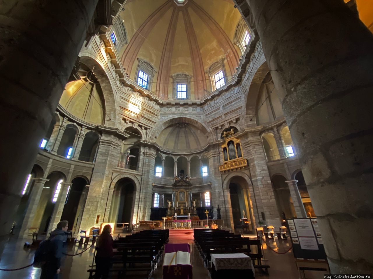 Базилика Сан-Лоренцо Маджоре / Basilica di San Lorenzo Maggiore