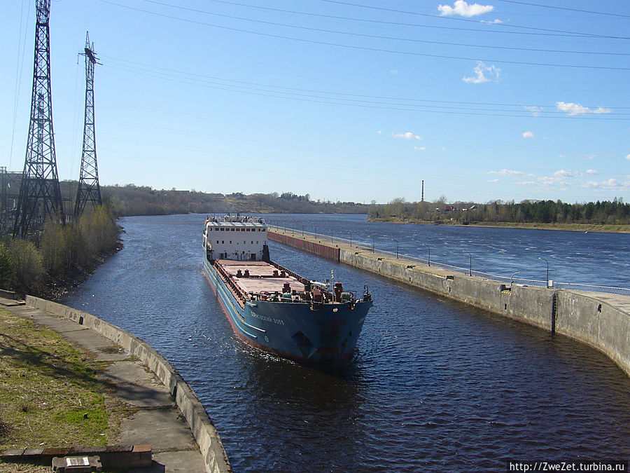 Маленький городок на большой реке Подпорожье, Россия