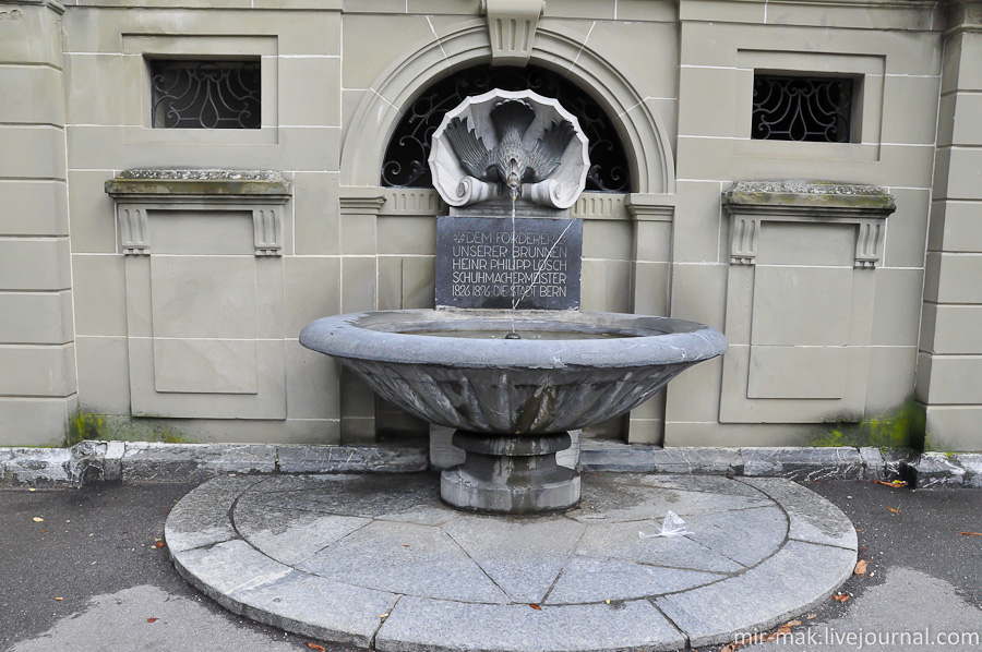 Кстати, всего в Берне около ста фонтанов, все они действующие, и во всех течет пригодная для питья горная вода. Берн, Швейцария