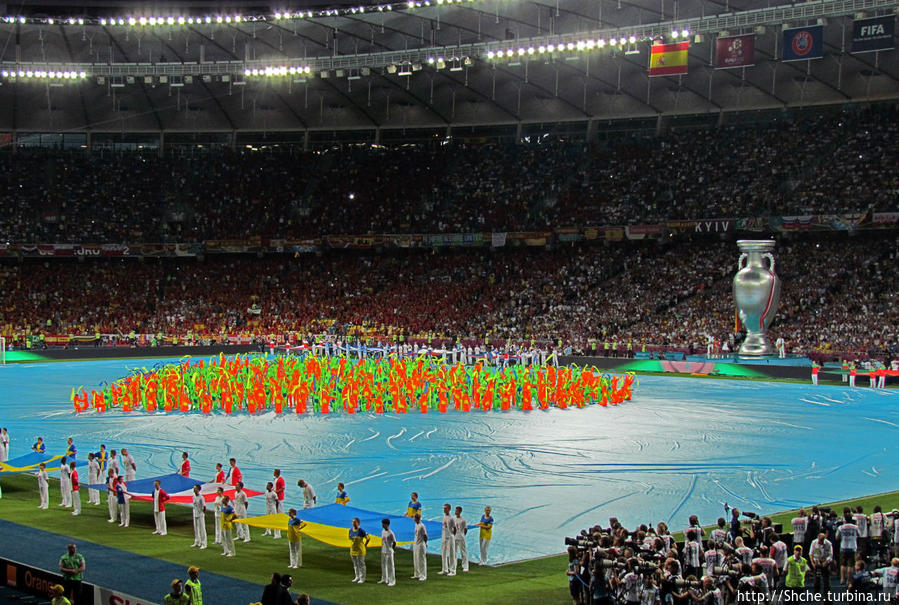 Церемония закрытия ЕВРО-2012 под аккомпанимент Океаны Киев, Украина