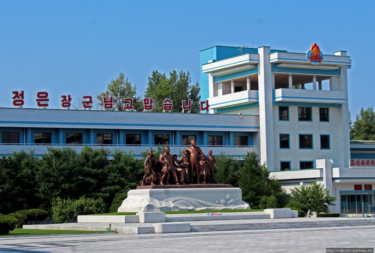Предмет гордости КНДР - детский лагерь со своим океанариумом