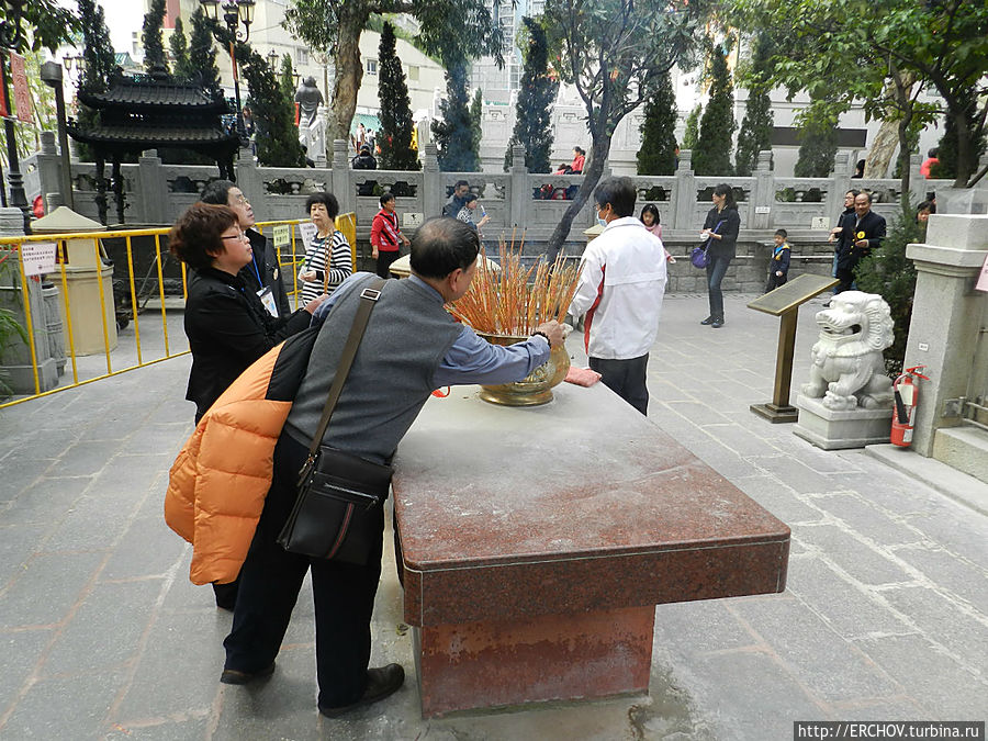 Гонконг + Макао + Гонконг.  Ч-18. Храм Вонг Тай Син Гонконг