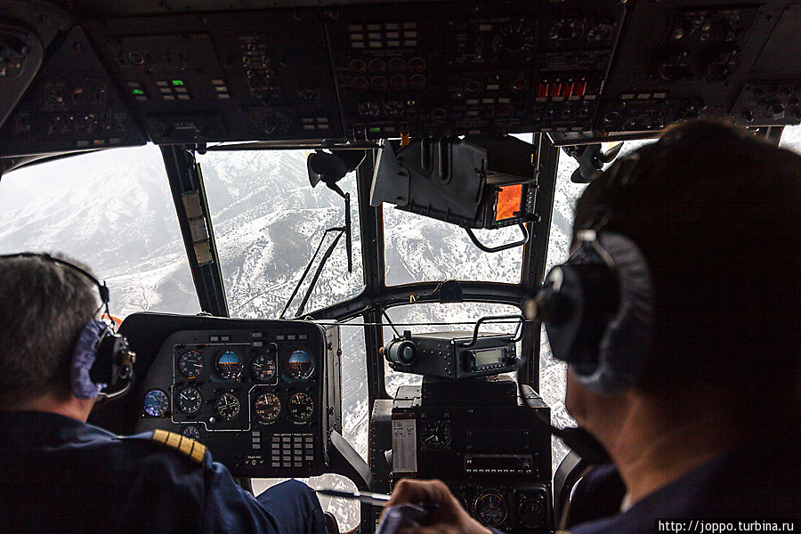 Алматы с высоты вертолётного полёта Алматинская область, Казахстан