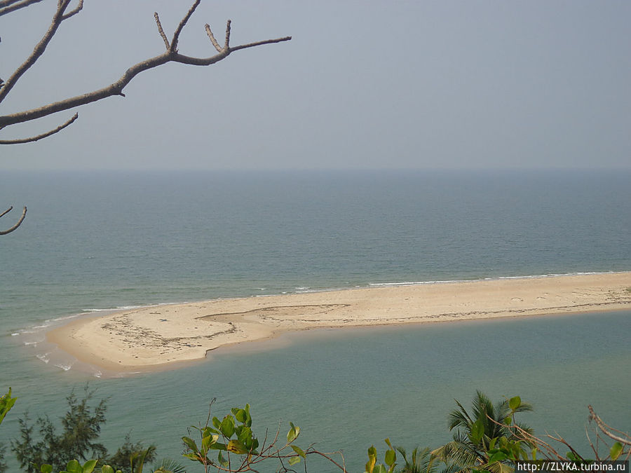 Пляж Парадайз в штате Махараштра и Реди форт Штат Гоа, Индия