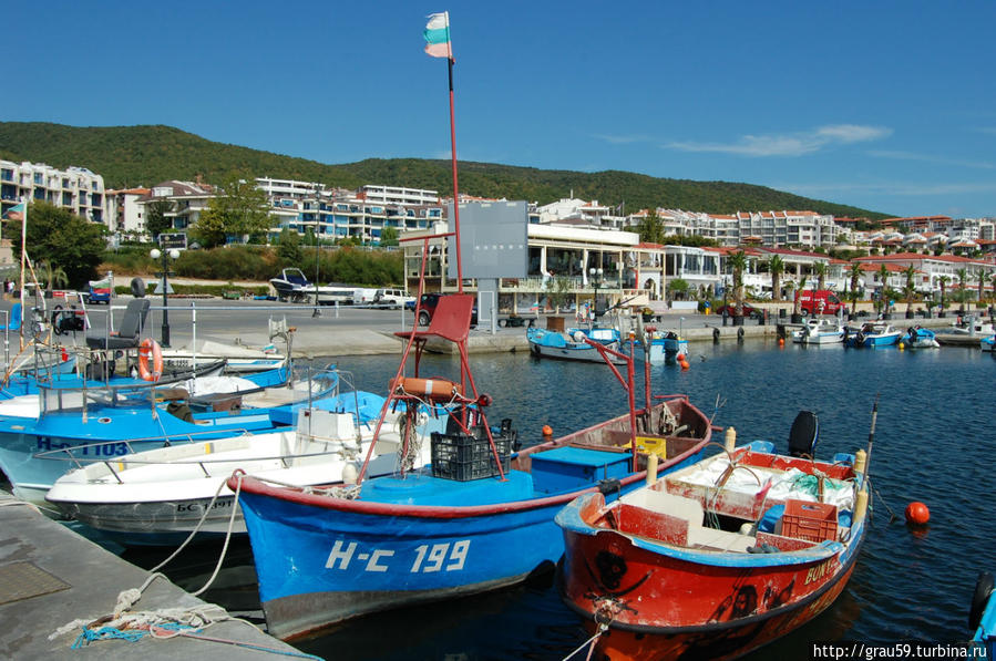 Осенний променад по яхтенному порту Свети-Влас, Болгария