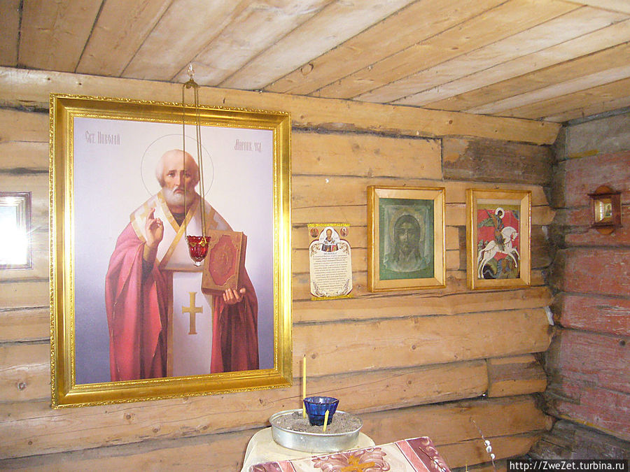 внутри часовни св.Николая Гоморовичи, Россия