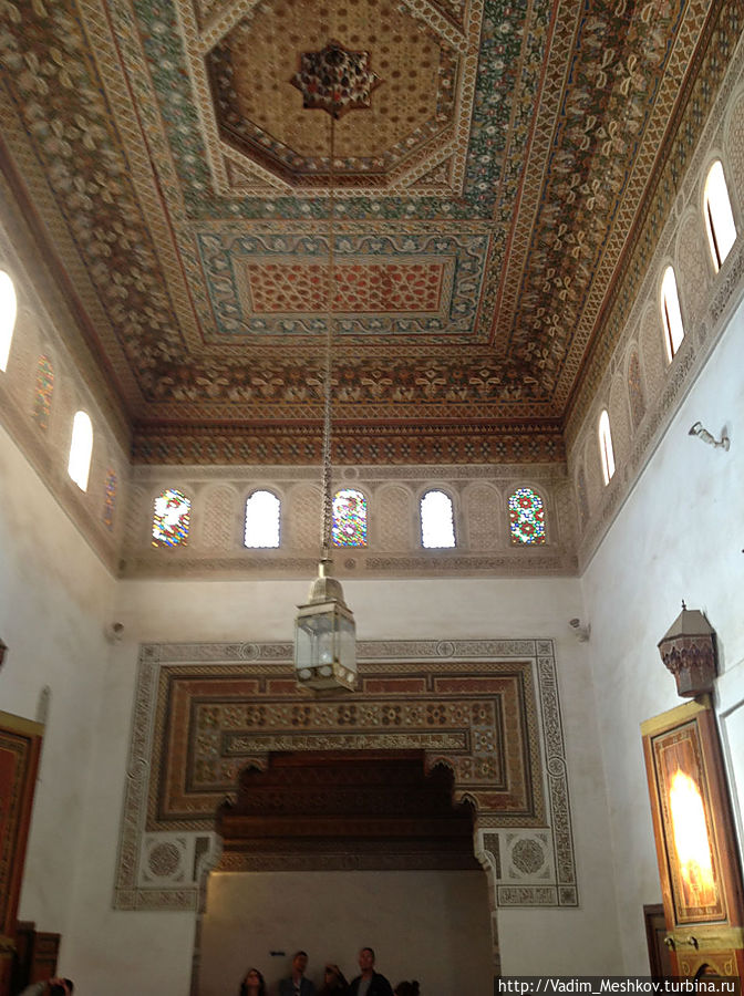 Дворец Бахия строился 7 лет. Причиной этого была жадность визиря Сиди Мусса, который пожелал возвести дворец для одной из своих 24 жён. Марракеш, Марокко