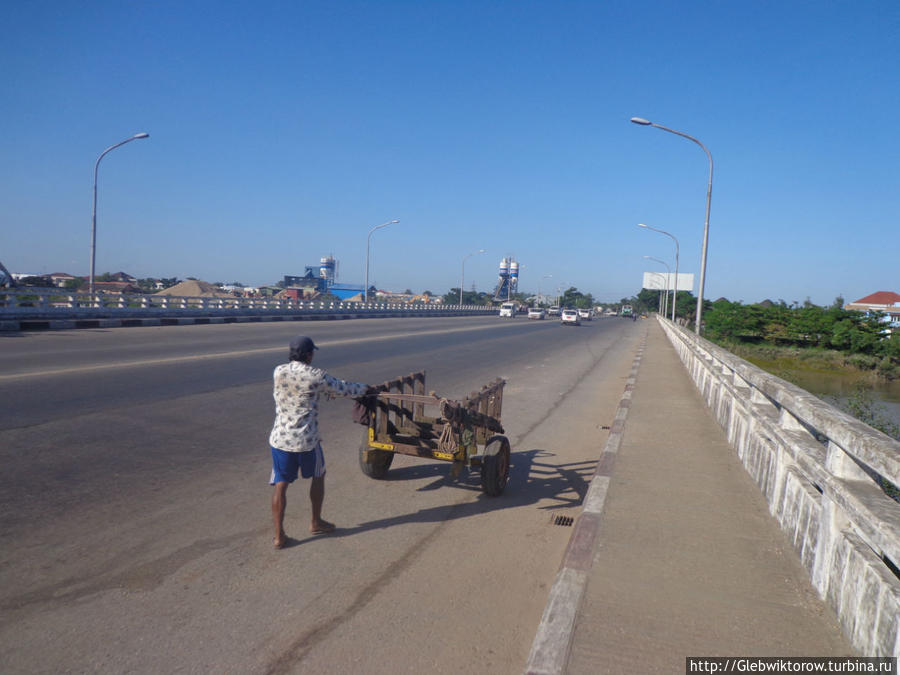Нетуристический Янгон. Прогулка по Thanthumar Rd. Янгон, Мьянма