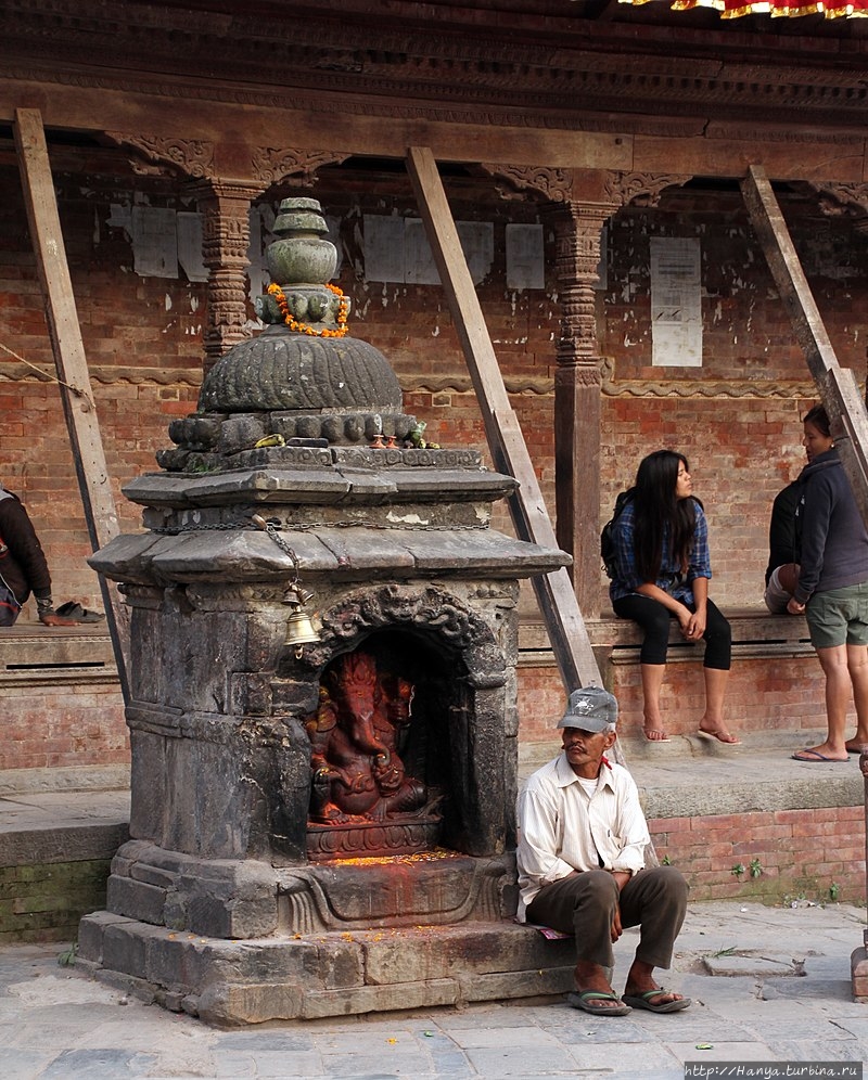 Храм Какешвар (Kakeshwar Temple, или Kageshwor). Из интернета