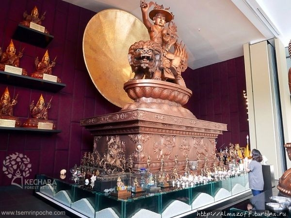 Статуя защитника Дордже Шугдена в Малайзии Катманду, Непал