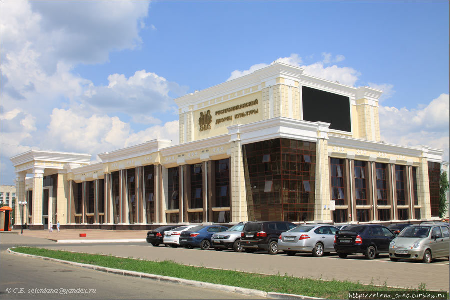 3. Республиканский дворец культуры, он же Мордовская государственная филармония. Саранск, Россия