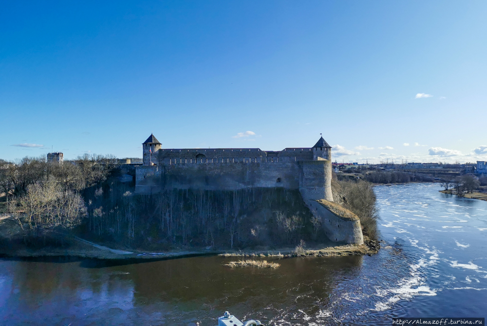 Крепость Ивангород на границе с Эстонией