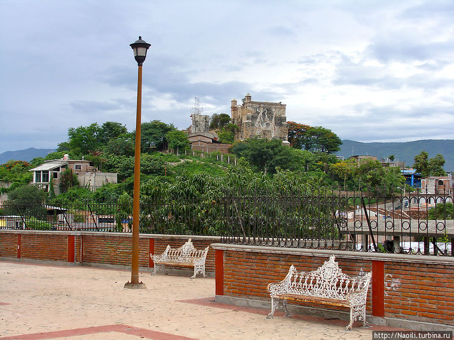 Вид на монастырь Чьяпа-де-Корсо, Мексика