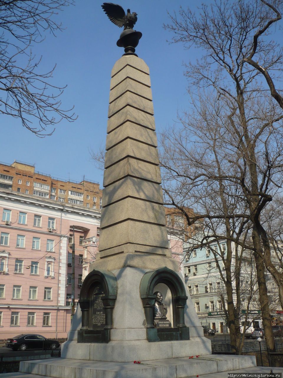 Памятник адмиралу Невельскому / Monument to Admiral Nevelsky