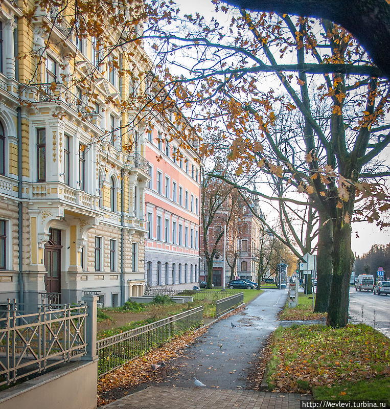 Красивая осень, красивый рассвет над Ригой Рига, Латвия