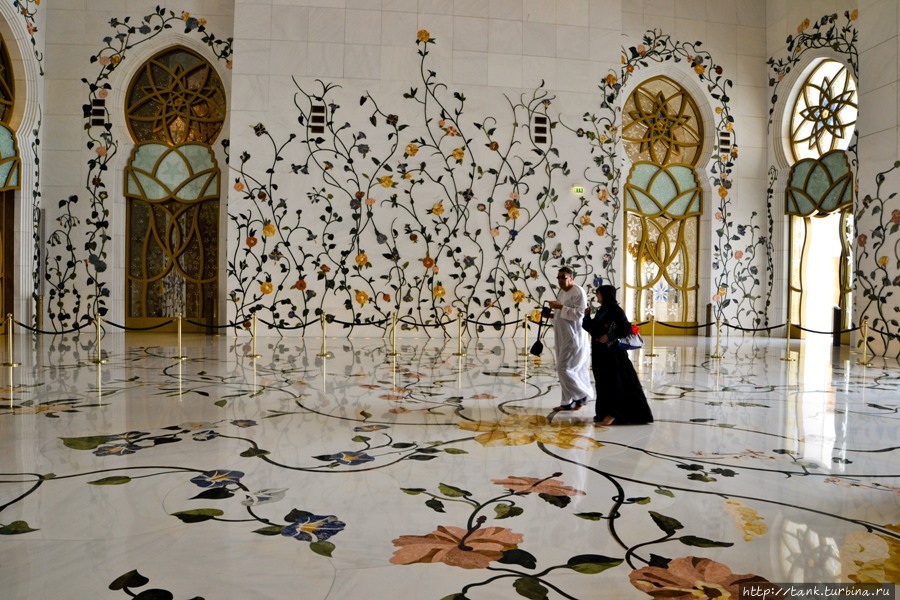 Абу-Даби. Белая мечеть
