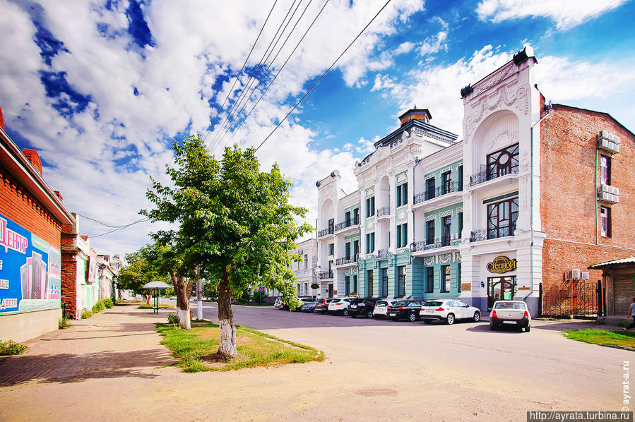 Здание бывшей гостиницы Троицка, визитная карточка города.