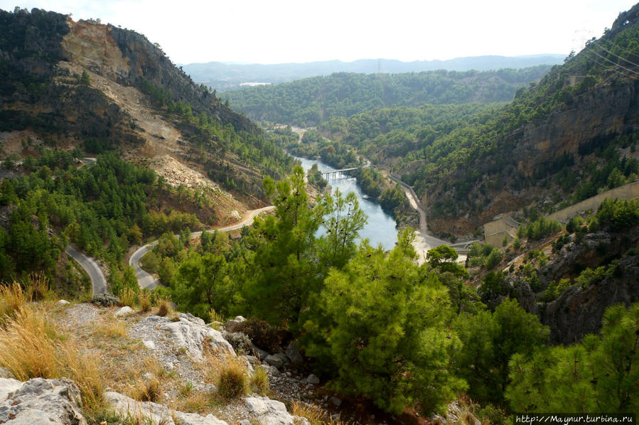 Зеленый  каньон Озеро Оймапинар и Зеленый Каньон, Турция