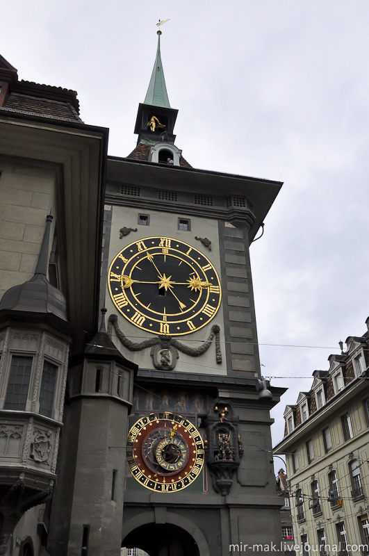Цитглоггетурм (Zytgloggeturm) – самая диковинная и старинная достопримечательность Берна. Это башня, которая была построена еще в начале тринадцатого века и использовалась как сторожевая башня, а затем в ней располагалась тюрьма. В 1530 году в нее были вмонтированы астрономические часы, механизм которых работает до сих пор. Вот это часовое швейцарское качество и точность. По этим часам можно определить не только время, но и день недели, месяц, знак зодиака и даже фазу Луны. Берн, Швейцария