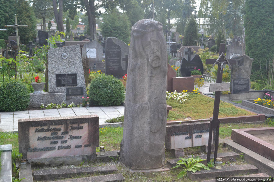Панямунское кладбище. Деревянная скульптура Литвы
