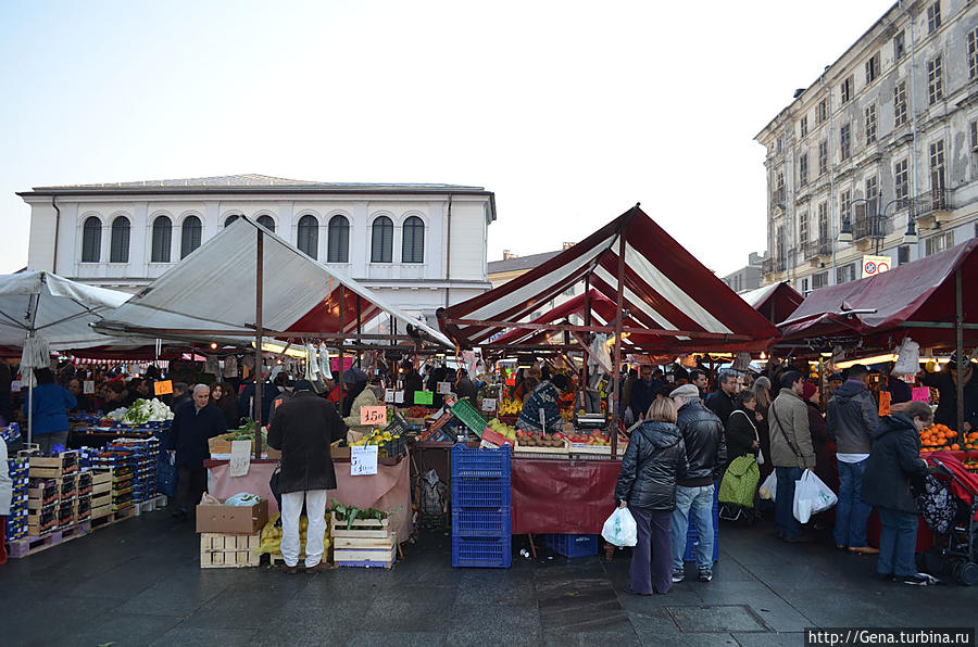 городской рынок Турин, Италия