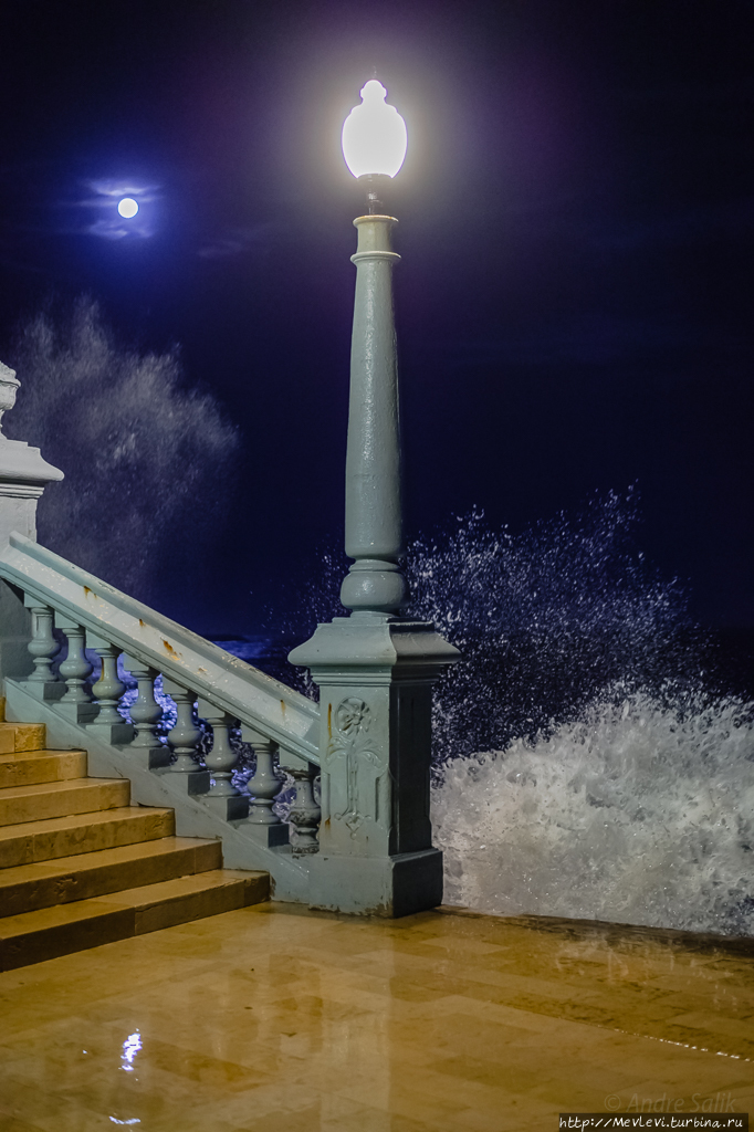 Вечер. Ситжес. Прибой Ситжес, Испания