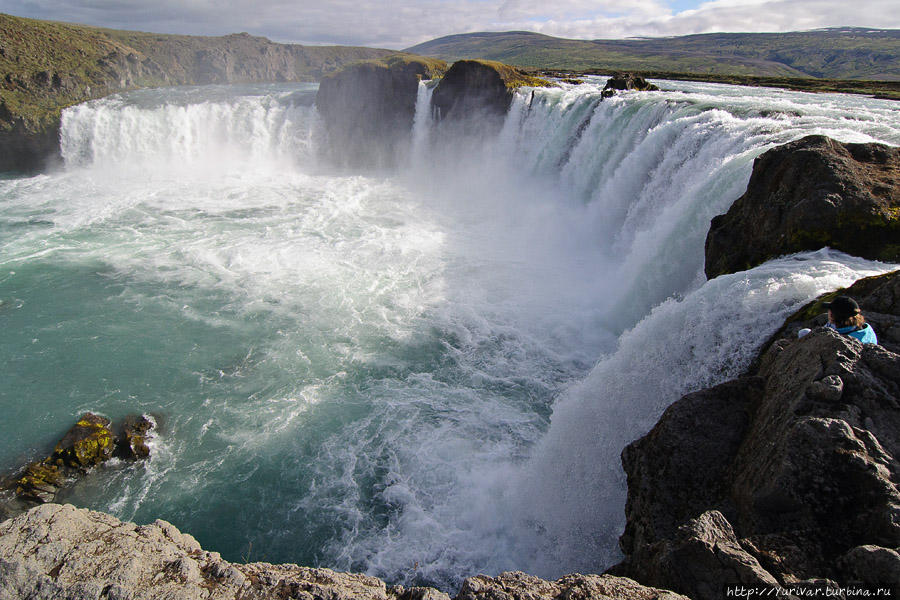 Обожествленный исландцами водопад Годафосс Акюрейри, Исландия