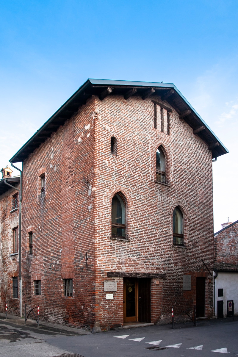 Архитектурный стиль города Soncino (провинция Cremona) Сончино, Италия