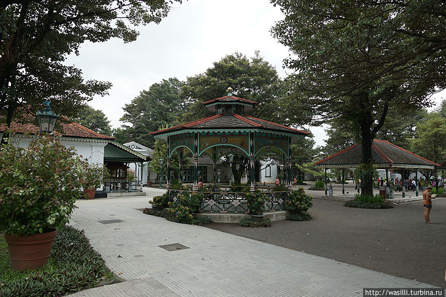 Музыкальная беседка. Дворец султана. Джокьякарта.