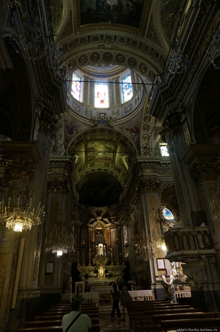 Королевский подарок монахам — церковь Св. Мартина Портофино, Италия