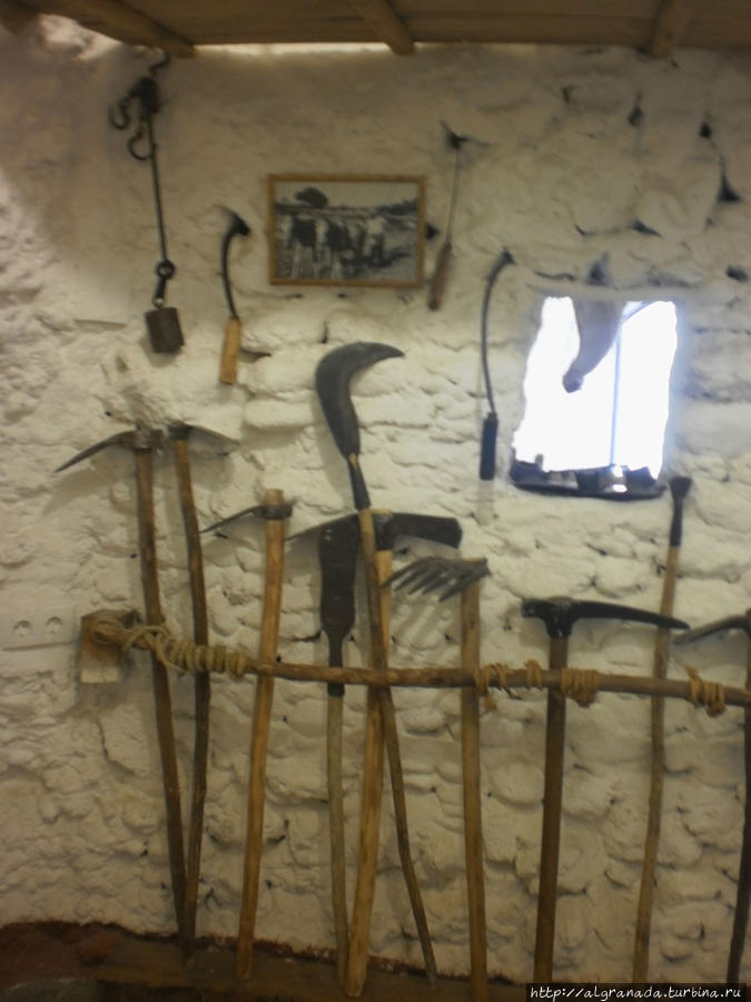 Музей Пещеры Сакромонте Гранада, Испания